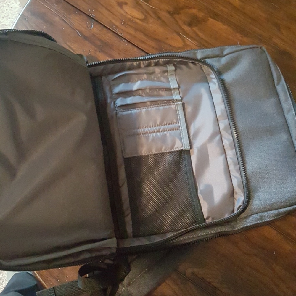 OGIO backpack with HPE logo - Picture 4 of 4